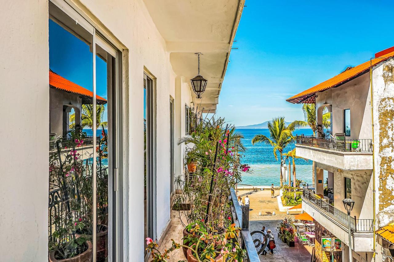 Malecon Beach Side Downtown Condo Puerto Vallarta Exterior foto